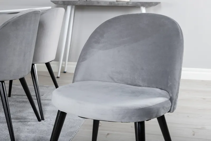 Polar & Velvet Essgruppe mit rechteckigem Esstisch und 6 Polsterstühlen in Grau, Gestell Schwarz, im Wohnraum, Ansicht 3
