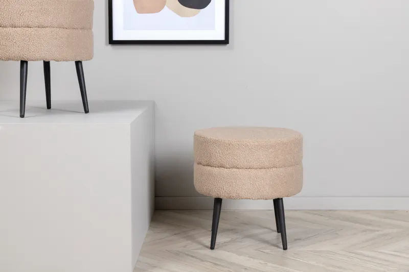 Pot runder Hocker mit Stahlbeinen in Beige, Gestell Schwarz, Polyester-Teddystoff, im Wohnraum, Ansicht 1