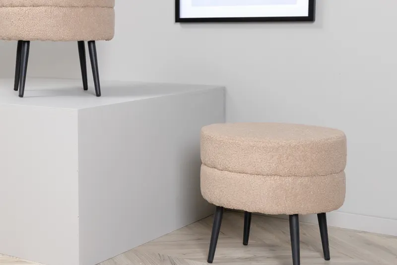 Pot runder Hocker mit Stahlbeinen in Beige, Gestell Schwarz, Polyester-Teddystoff, im Wohnraum, Ansicht 3