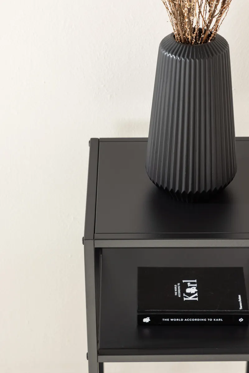 Punta schmaler Beistelltisch aus Stahl, im Wohnraum, Ansicht 3