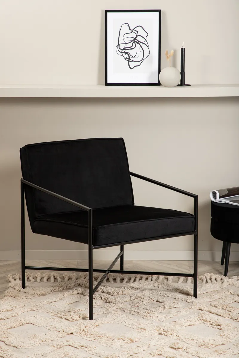 Rakel Sessel mit schmalem Stahlgestell in Schwarz, Polyester-Samt, im Wohnraum, Ansicht 1