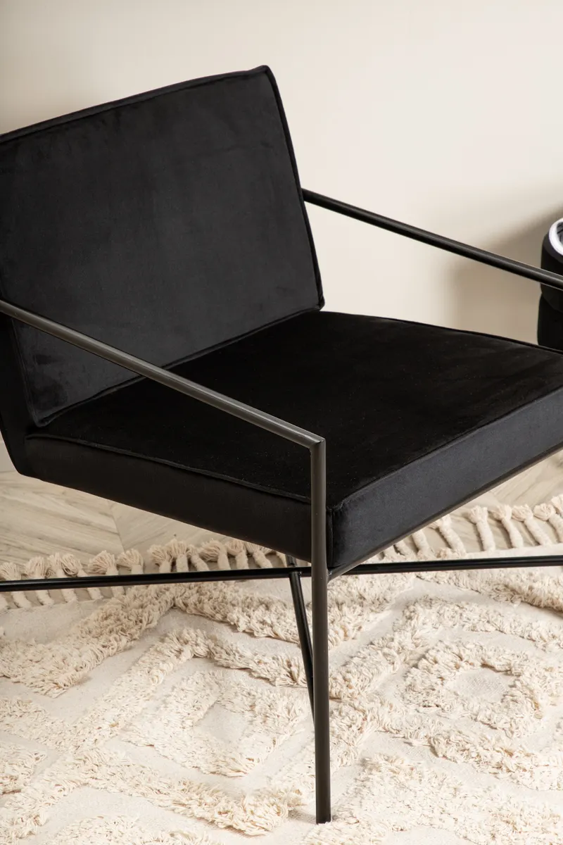 Rakel Sessel mit schmalem Stahlgestell in Schwarz, Polyester-Samt, im Wohnraum, Ansicht 2