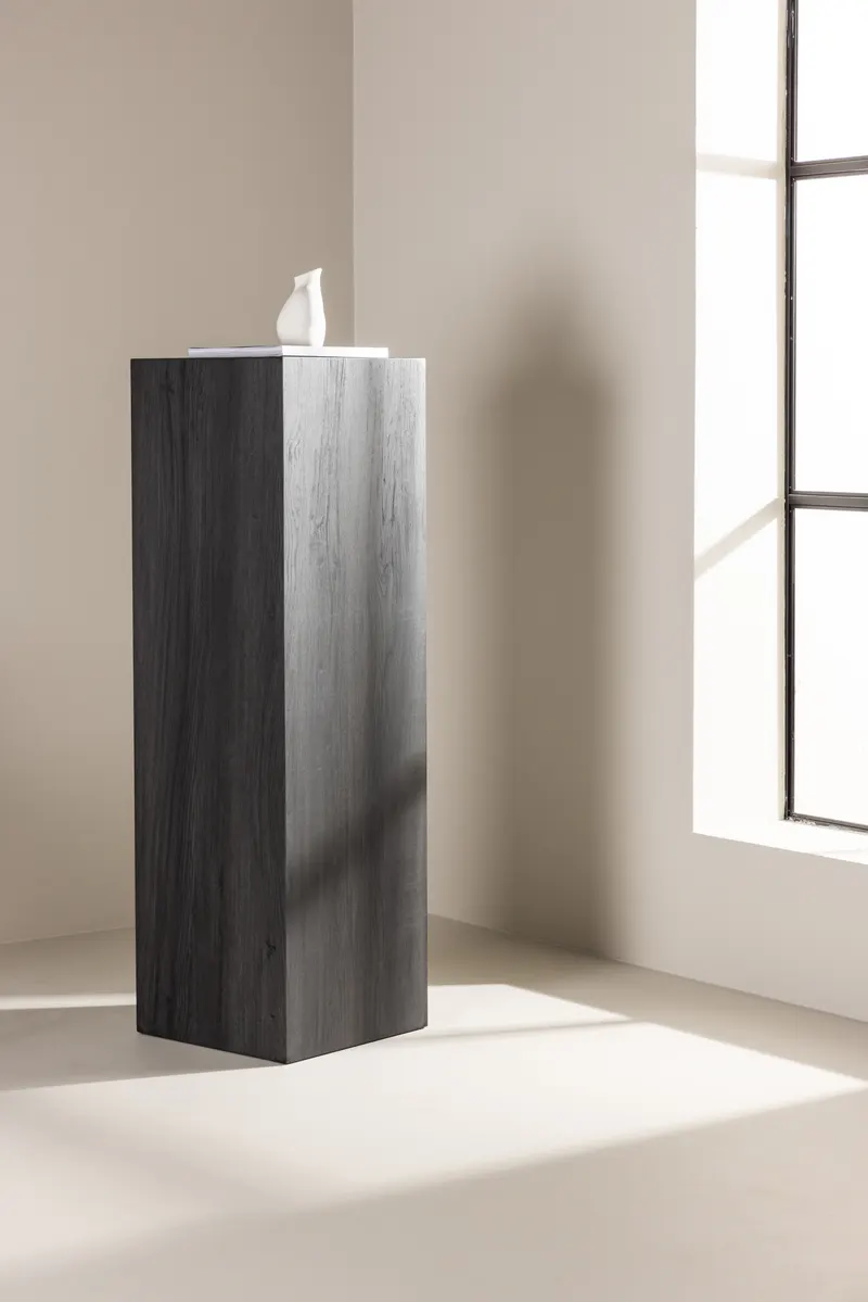Ramsvik hoher Beistelltisch in Säulenform in 40 × 40 cm, Schwarz, im Wohnraum, Ansicht 1