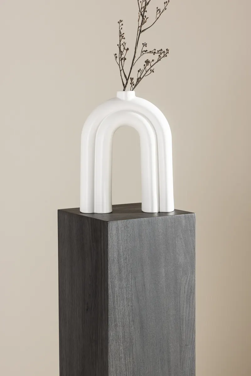 Ramsvik hoher Beistelltisch in Säulenform in 23 × 23 cm, Schwarz, im Wohnraum, Ansicht 2