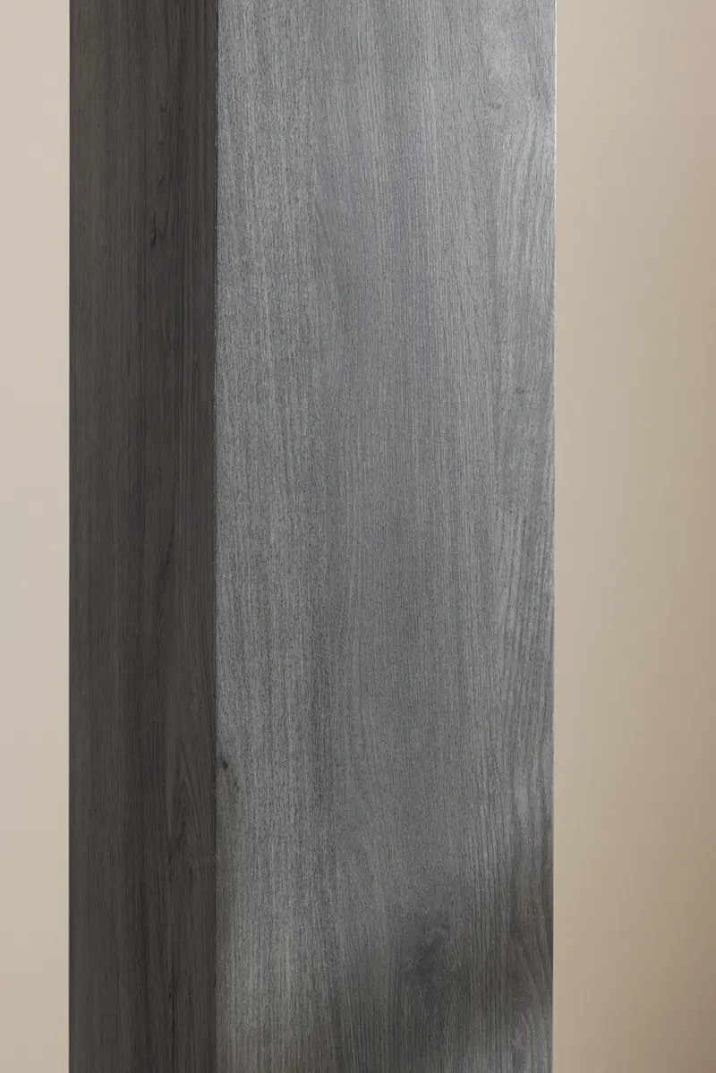 Ramsvik hoher Beistelltisch in Säulenform in 23 × 23 cm, Schwarz, im Wohnraum, Ansicht 3