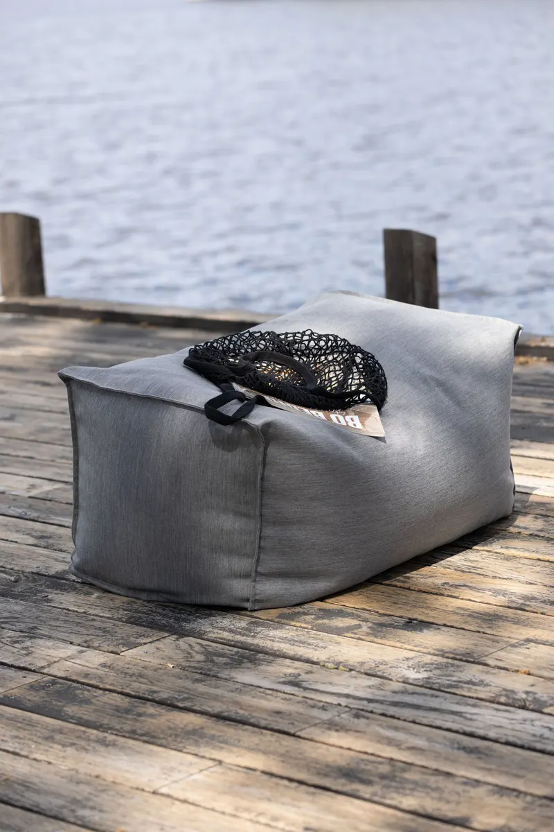 Redang Outdoor-Loungesessel im Sitzsack-Stil in Dunkelgrau, Polyester, im Wohnraum, Ansicht 1