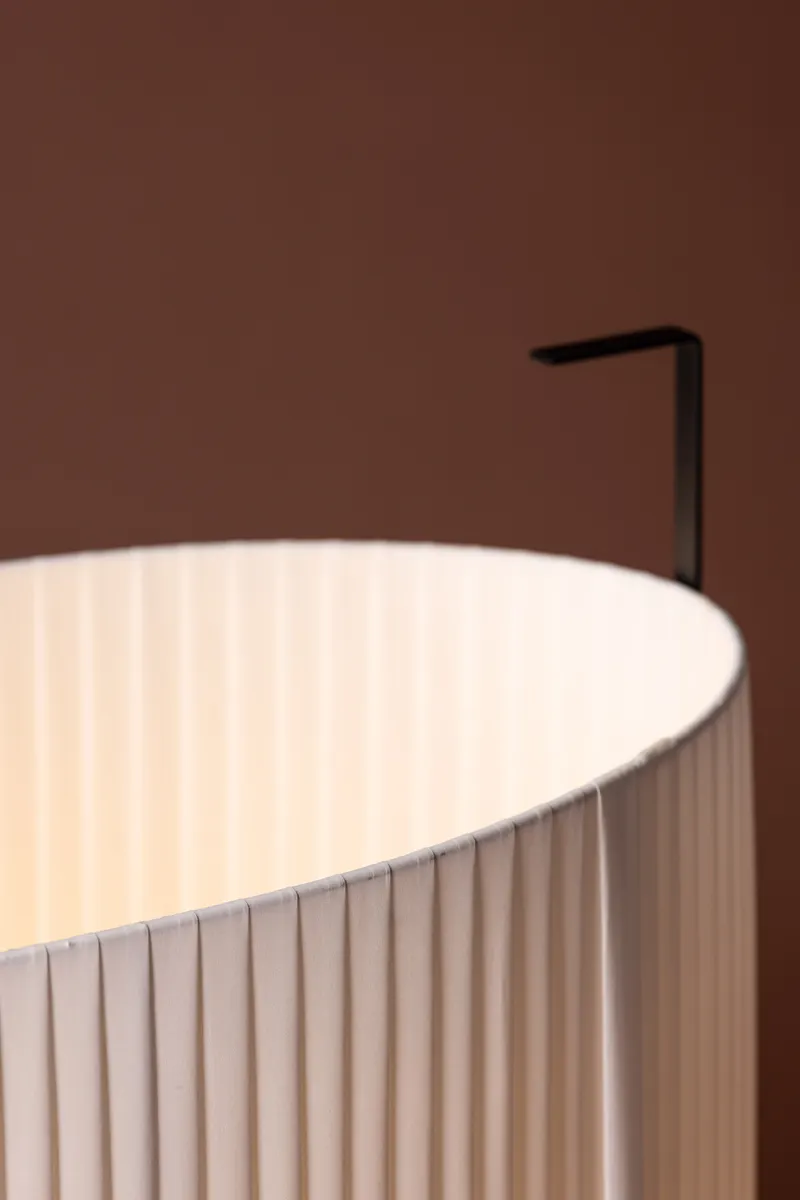 Rennes Stehlampe mit Stoffschirm in 60 × 80 × 30 cm, im Wohnraum, Ansicht 4
