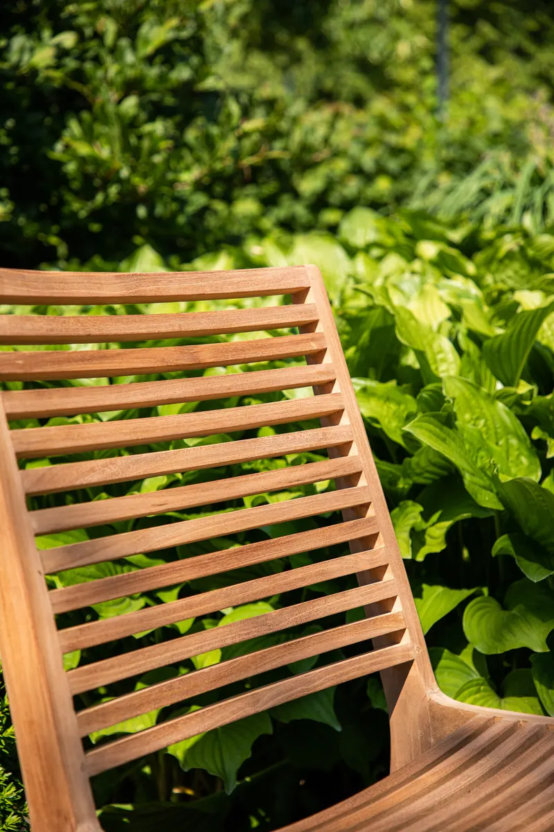 Ribbon Gartensessel aus Teak, im Wohnraum, Ansicht 3