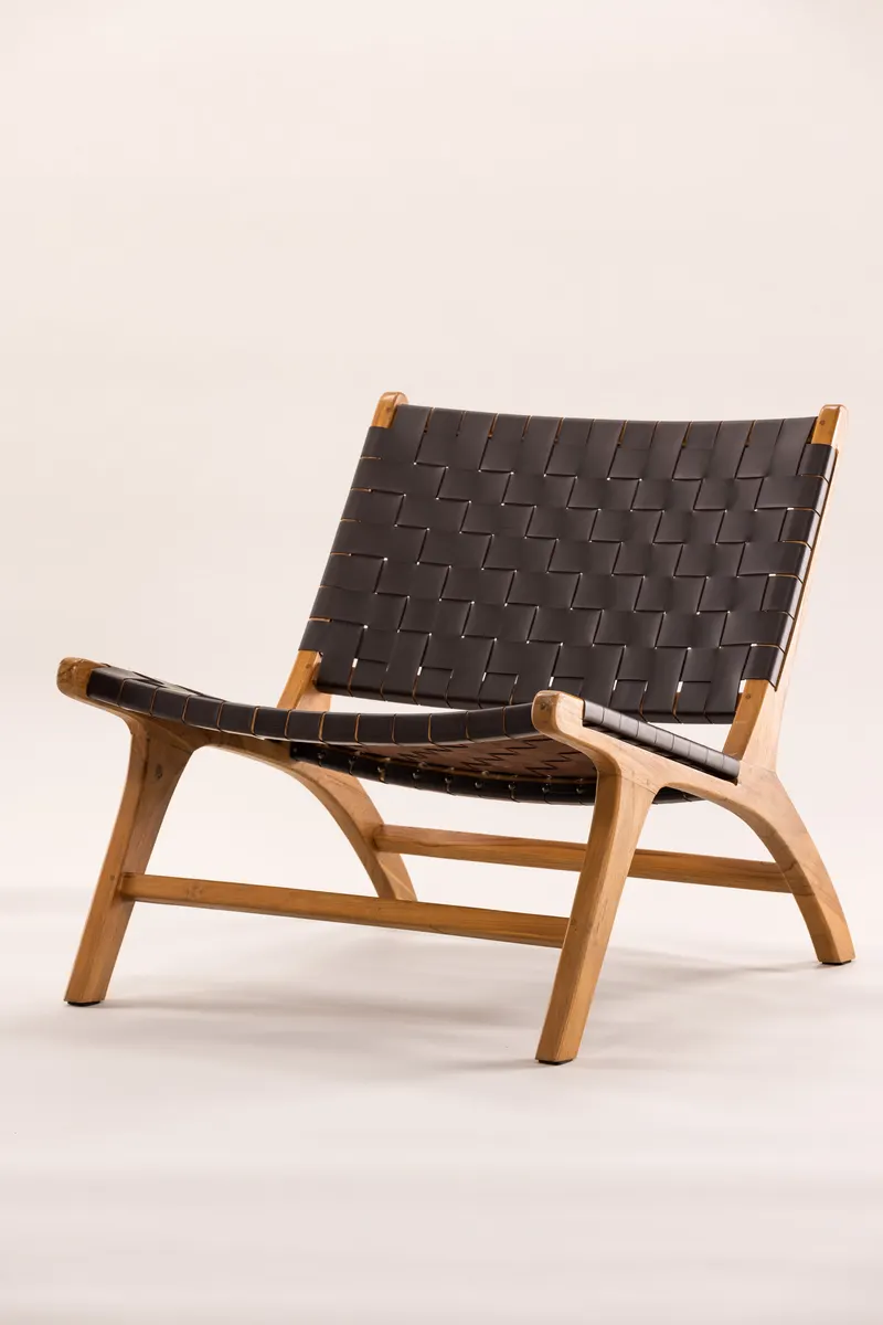 Rike Loungesessel aus Teak in Braun, Gestell Natur, im Wohnraum, Ansicht 1