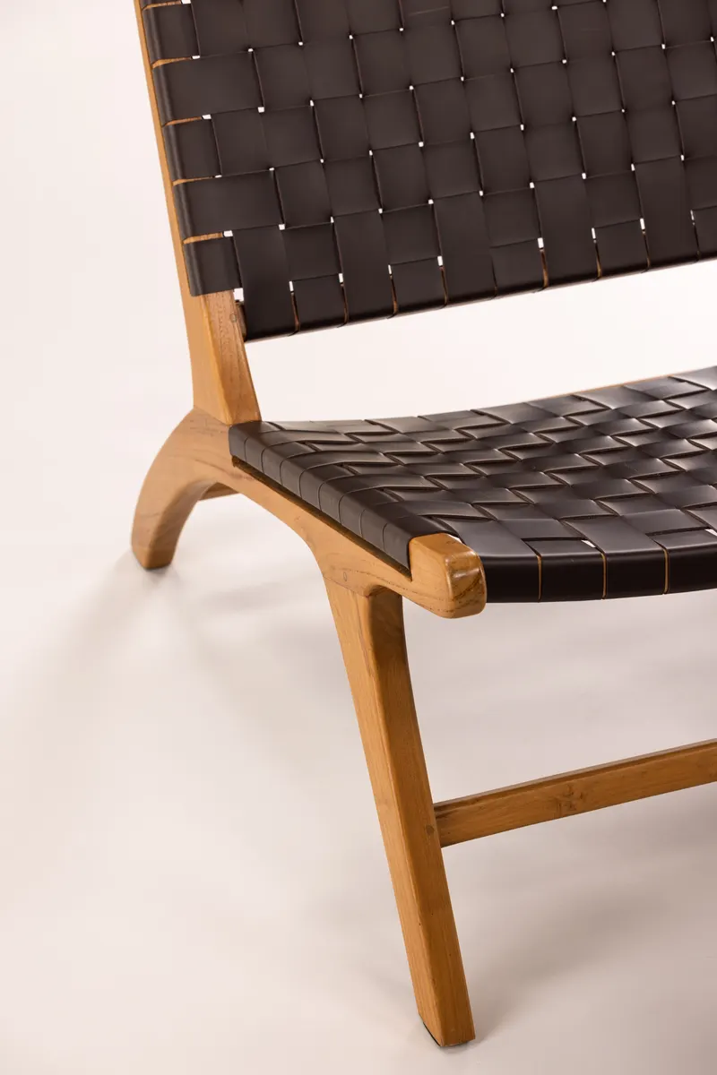 Rike Loungesessel aus Teak in Braun, Gestell Natur, im Wohnraum, Ansicht 2