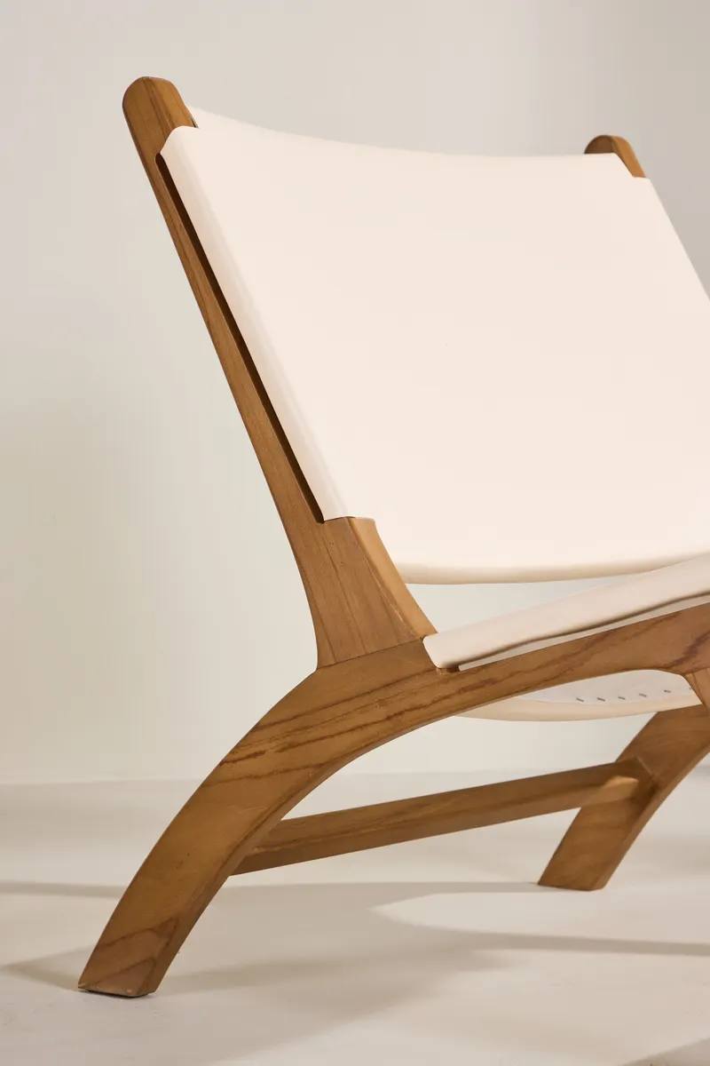 Rike Loungesessel aus Teak in Beige, Gestell Natur, im Wohnraum, Ansicht 2