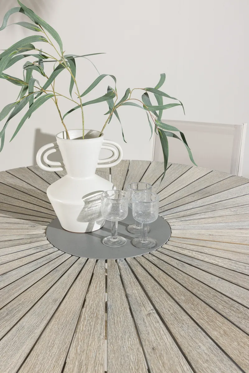 Rives runder Gartentisch aus Akazie mit Zementplatte, im Wohnraum, Ansicht 3
