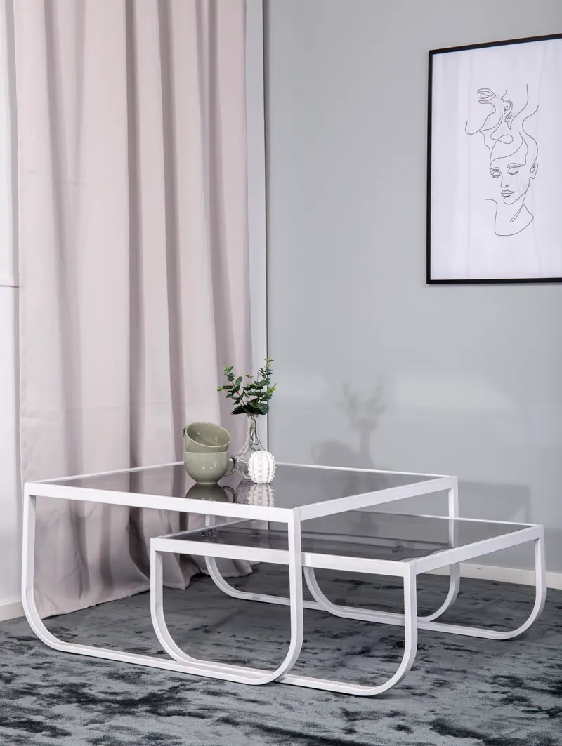 Rocker quadratischer Couchtisch 81 × 81 cm mit Rauchglas, im Wohnraum, Ansicht 2