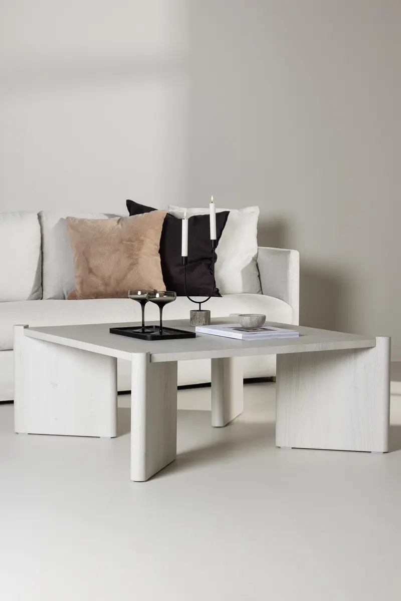 Rogaland quadratischer Couchtisch 100 × 100 cm auf breiten Wangen in Whitewash, im Wohnraum, Ansicht 1