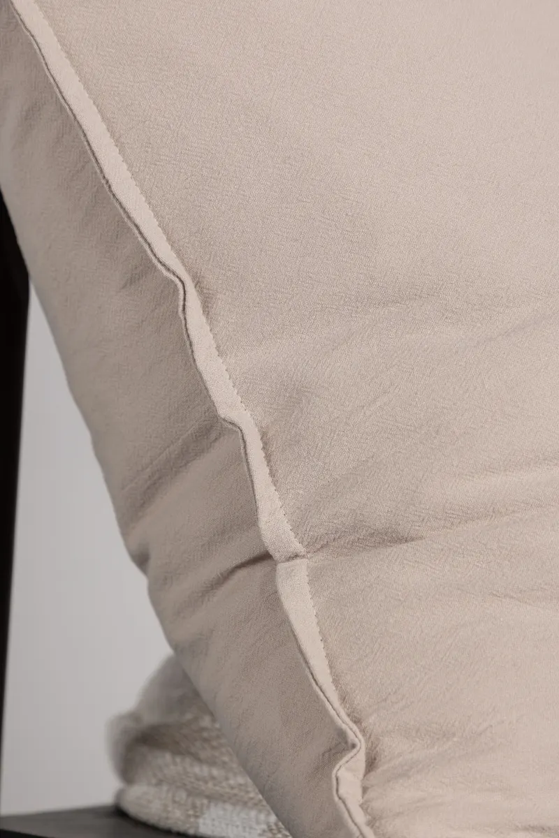 Ronja Kissenbezug aus Baumwolle in 45 × 45 cm, Beige, im Wohnraum, Ansicht 3