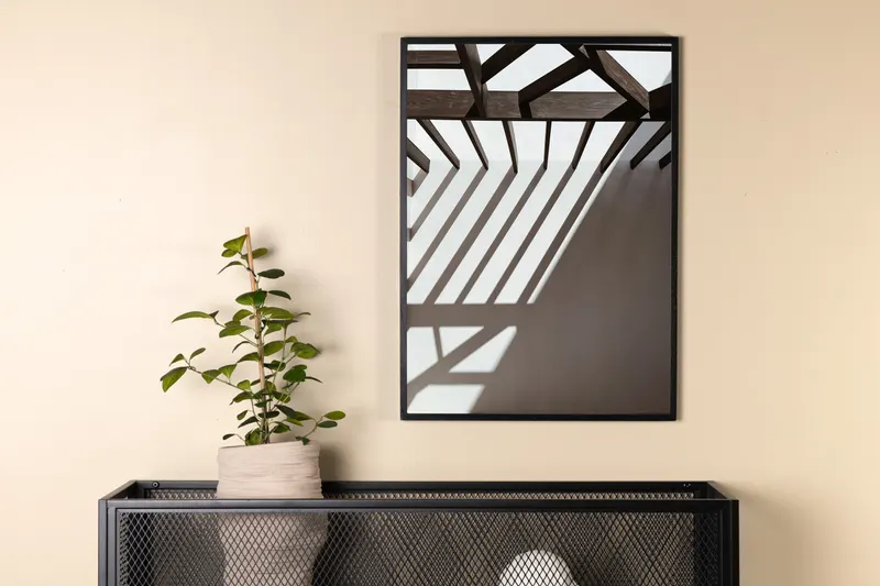 Roof Poster mit Holzbalken und Schattenstreifen in 100 × 70 cm, im Wohnraum, Ansicht 2