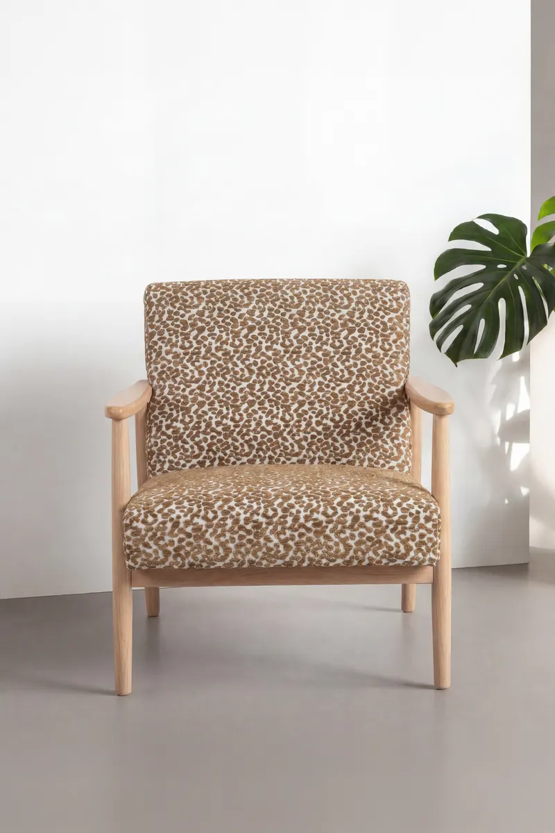 Runbert Retro-Sessel mit Holzgestell, im Wohnraum, Ansicht 2