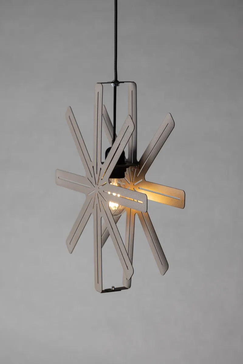 Säfsen Stern-Hängelampe aus Stahl in Ø 40 cm, im Wohnraum, Ansicht 2