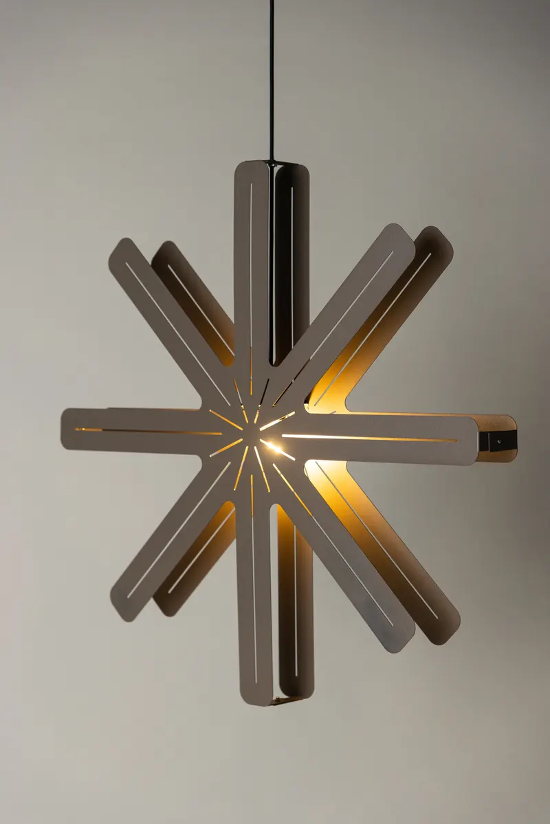 Säfsen Stern-Hängelampe aus Stahl in Ø 80 cm, im Wohnraum, Ansicht 3