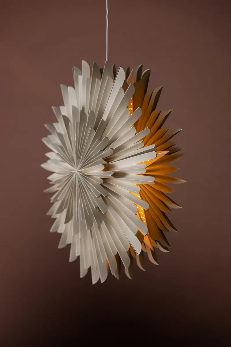 Sälen Papierstern Hängelampe in Ø 60 cm, Beige, im Wohnraum, Ansicht 3