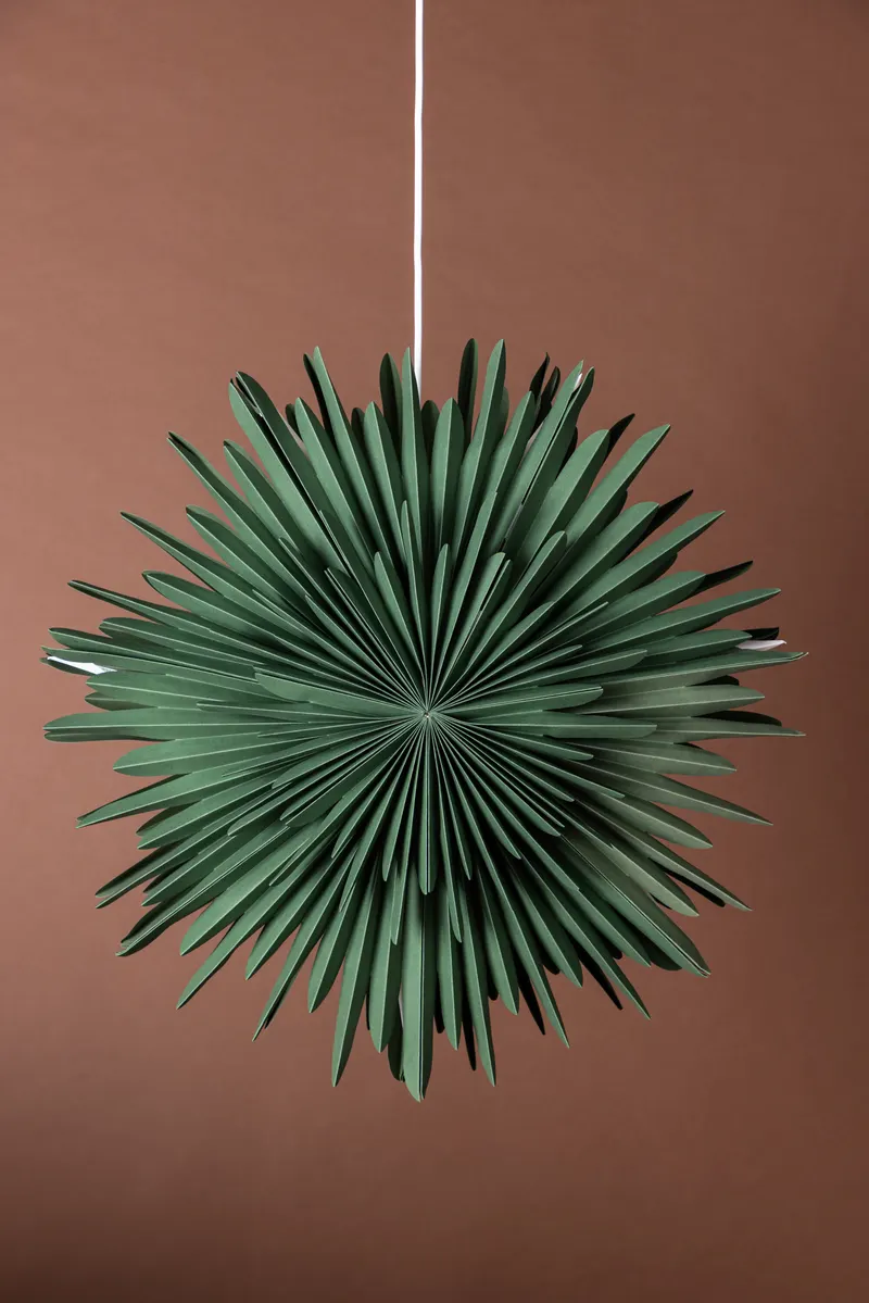 Sälen Papierstern Hängelampe in Ø 60 cm, Grün, im Wohnraum, Ansicht 2
