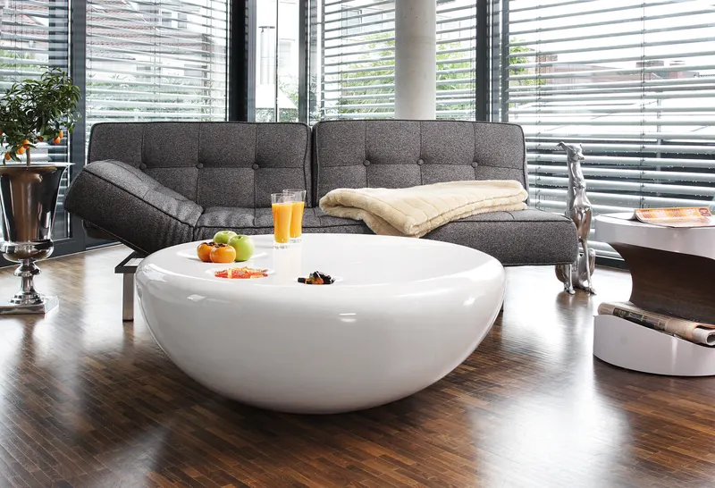 Runder Couchtisch Ø 100 cm aus weißem Fiberglas, Ansicht 5