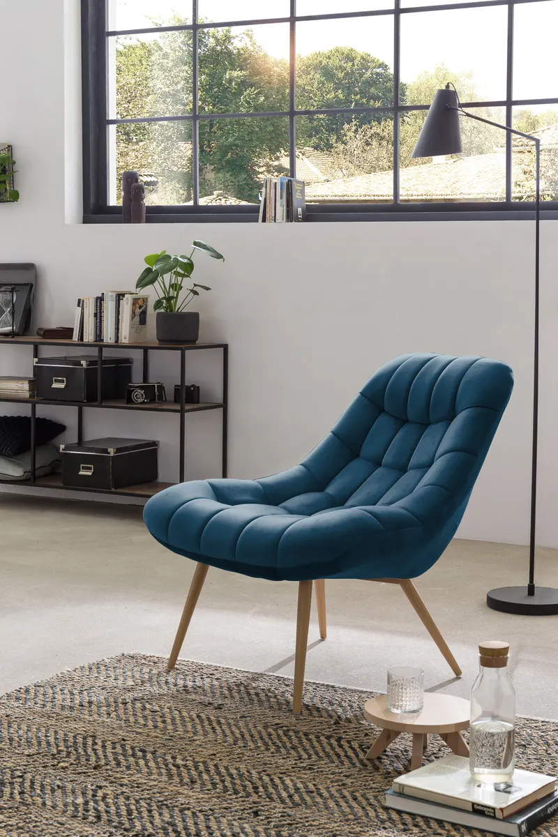 XXL-Sessel blau aus Samt mit Metallbeinen in Holzoptik, Ansicht 6