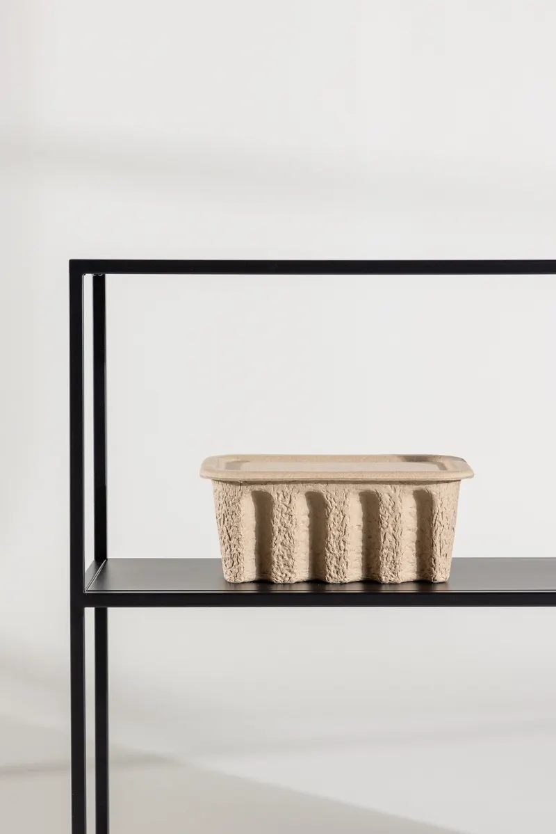 Salta schmales Sideboard aus Stahl, im Wohnraum, Ansicht 3