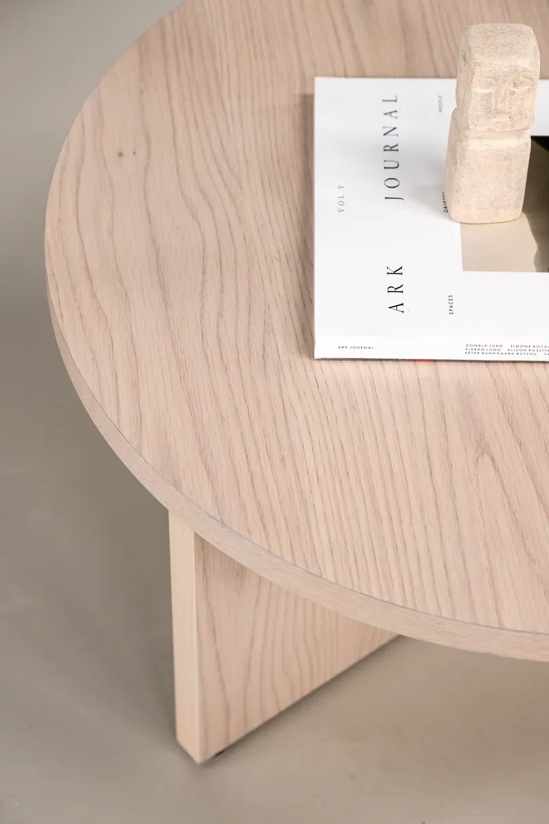 Saltö runder Couchtisch in Ø 85 cm, Whitewash, im Wohnraum, Ansicht 2