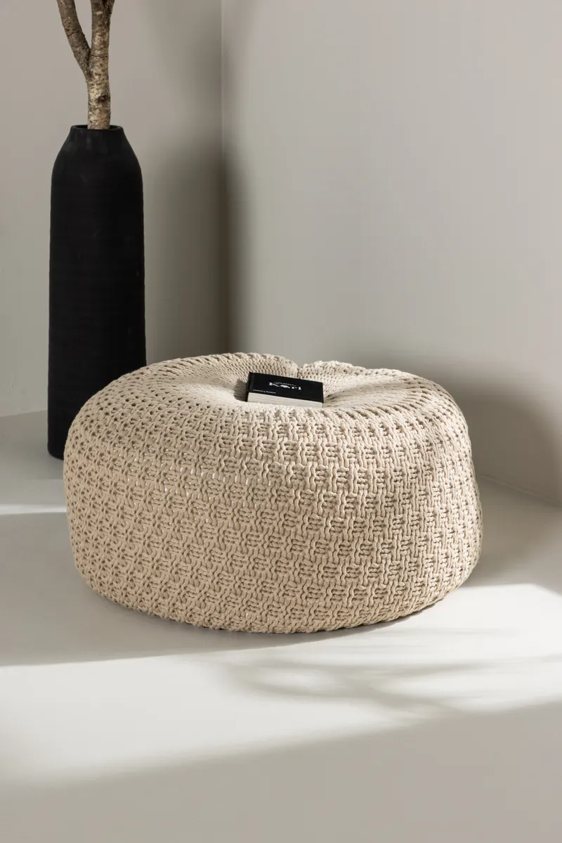 Sam runder Pouf mit feinem Muster in Ø 60 cm, im Wohnraum, Ansicht 2