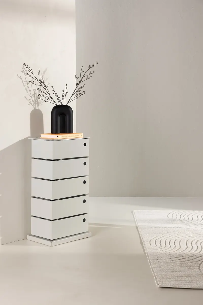 San Carlos schmale Kommode aus Stahl, im Wohnraum, Ansicht 1