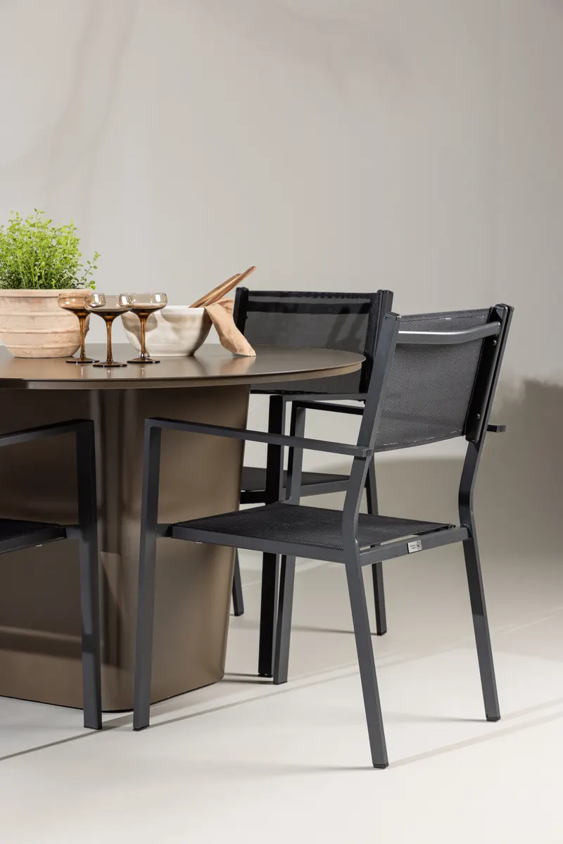 Santa Fe & Copacabana Gartenmöbel-Set mit rundem Sockeltisch und 4 Stühlen in Schwarz, im Wohnraum, Ansicht 2