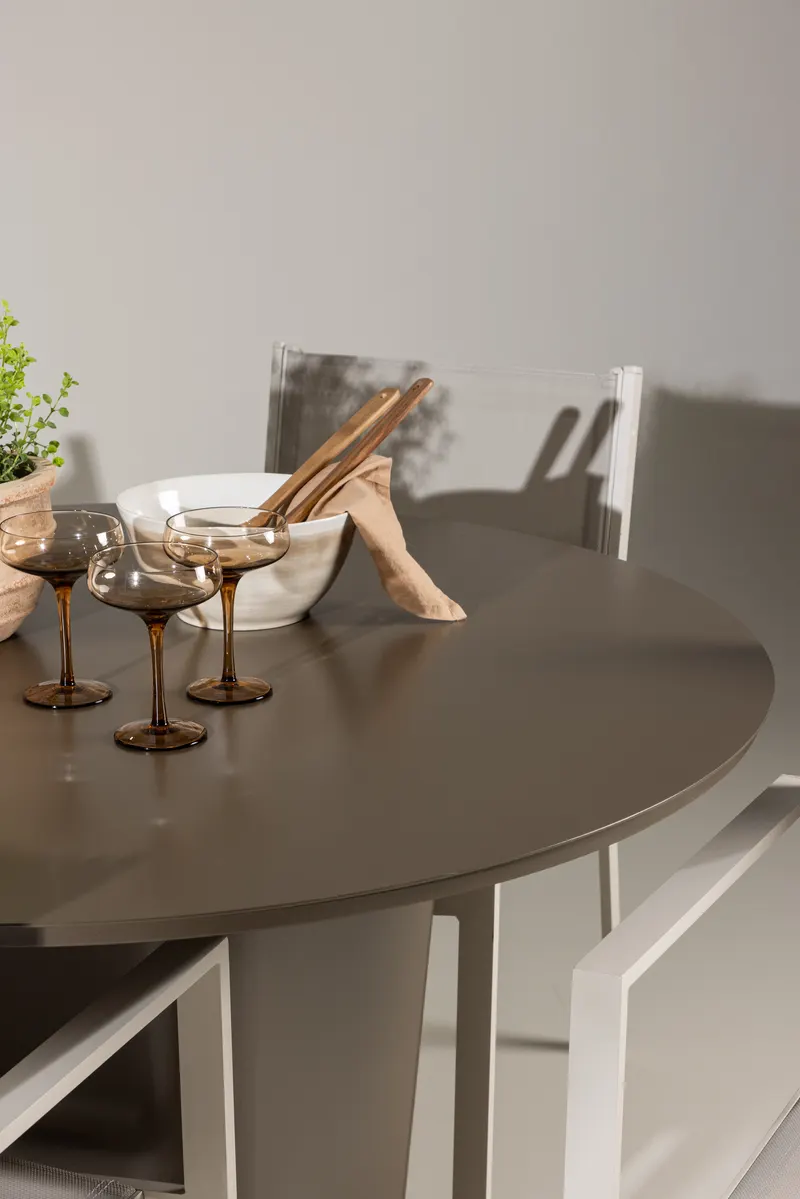 Santa Fe & Copacabana Gartenmöbel-Set mit rundem Sockeltisch und 4 Stühlen in Beige, im Wohnraum, Ansicht 4