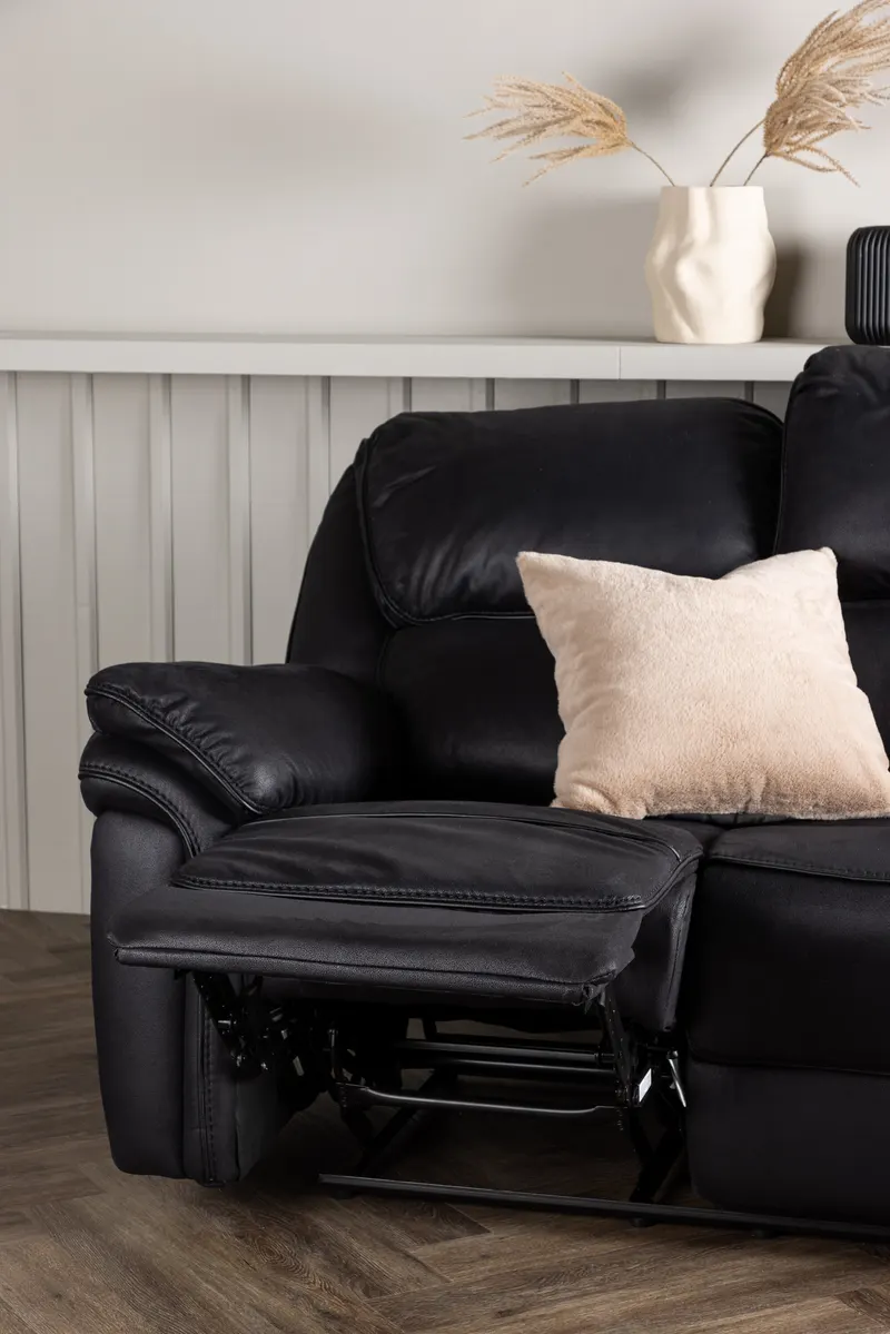 Saranda Sofa mit Liegefunktion in Schwarz, im Wohnraum, Ansicht 4