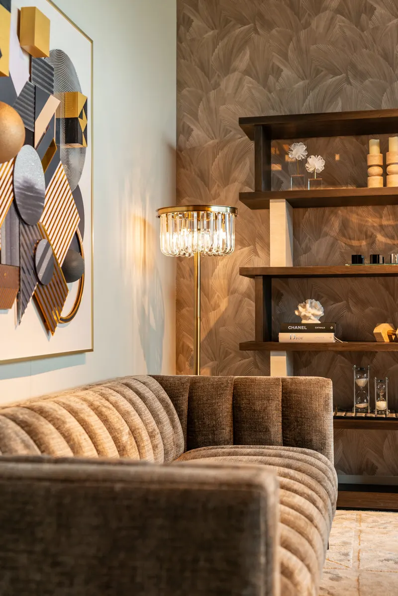Stehleuchte Dagmar, Bronzefarben von Richmond Interiors, Wohnbeispiel 3, im Wohnraum