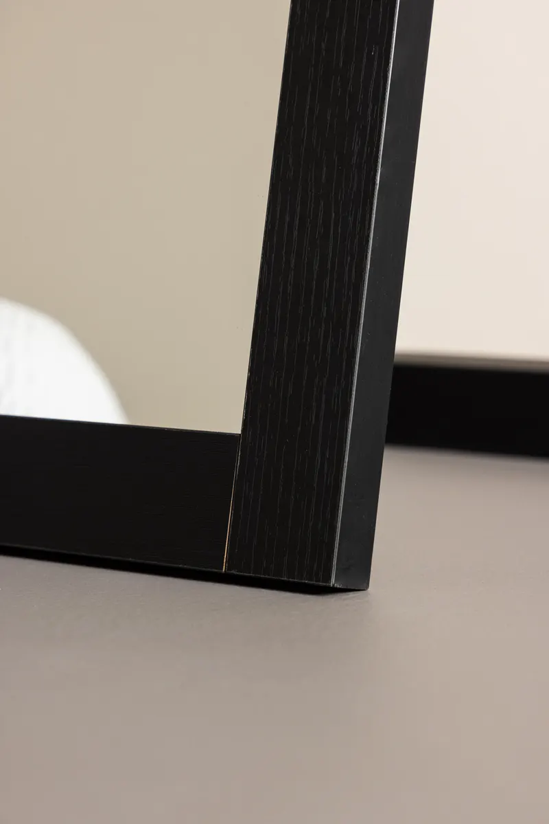 Sebring Ganzkörperspiegel, rechteckig gerahmt in 39 × 170 × 55 cm, Schwarz, im Wohnraum, Ansicht 3