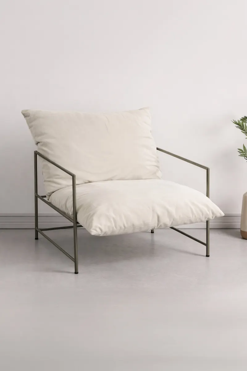 Sedalia Sessel mit Stahlrahmen in Beige, Gestell Bronze, Polyester-Samt, im Wohnraum, Ansicht 1