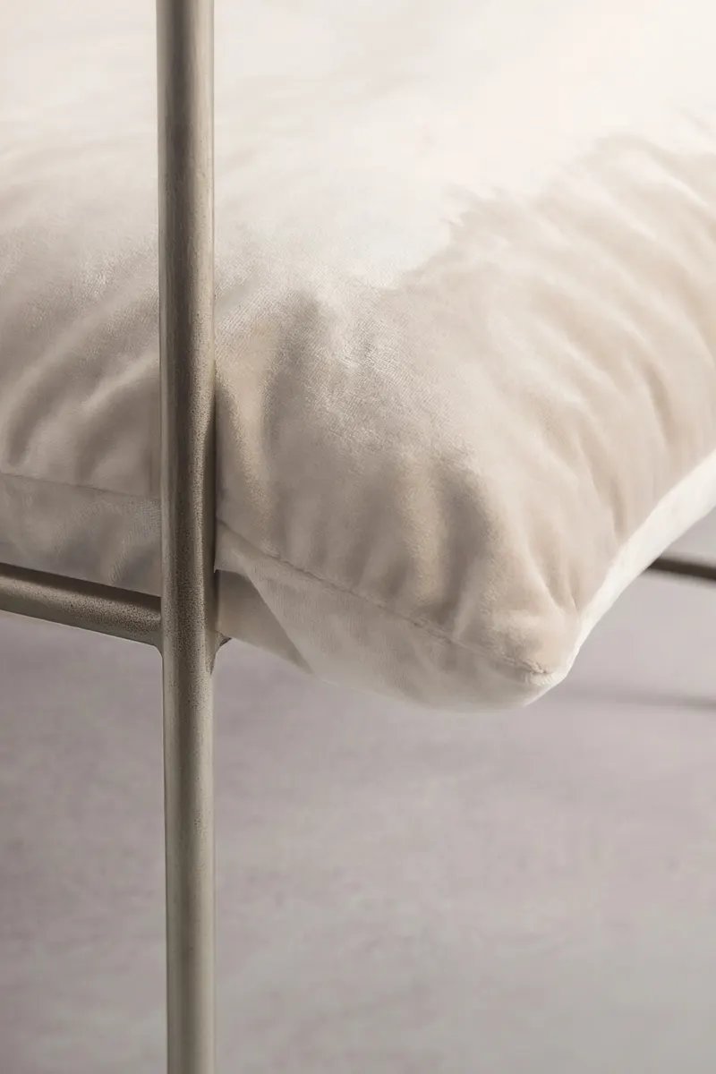 Sedalia Sessel mit Stahlrahmen in Beige, Gestell Bronze, Polyester-Samt, im Wohnraum, Ansicht 4