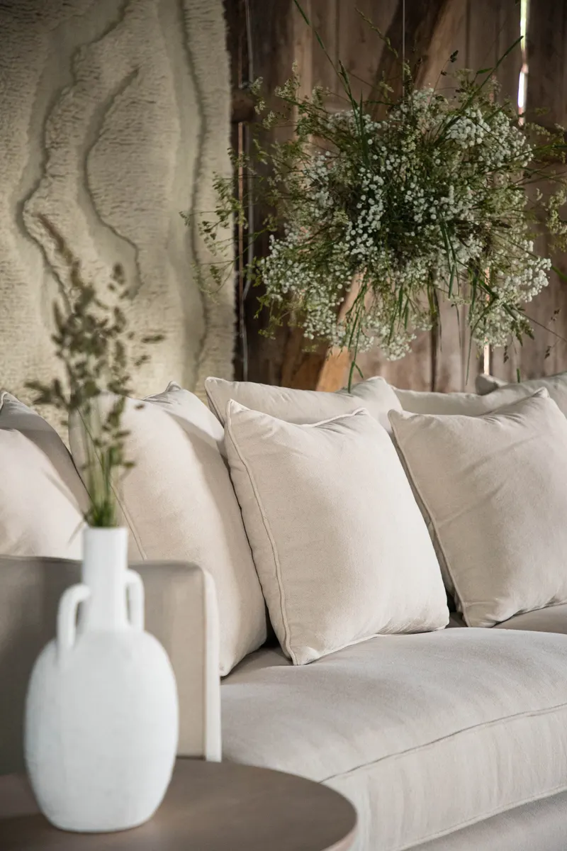 Segelskären Sofa mit Kissenreihen, im Wohnraum, Ansicht 2