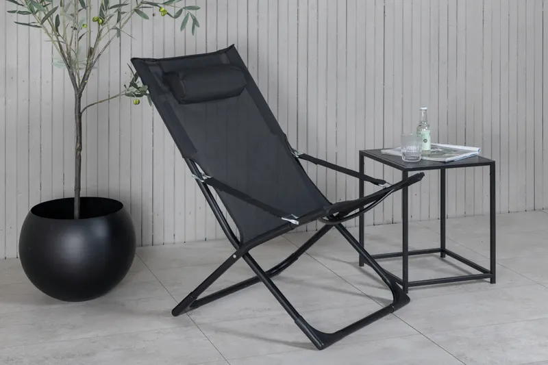 Seville klappbarer Liegestuhl mit Kopfkissen in Schwarz, PVC, im Wohnraum, Ansicht 2