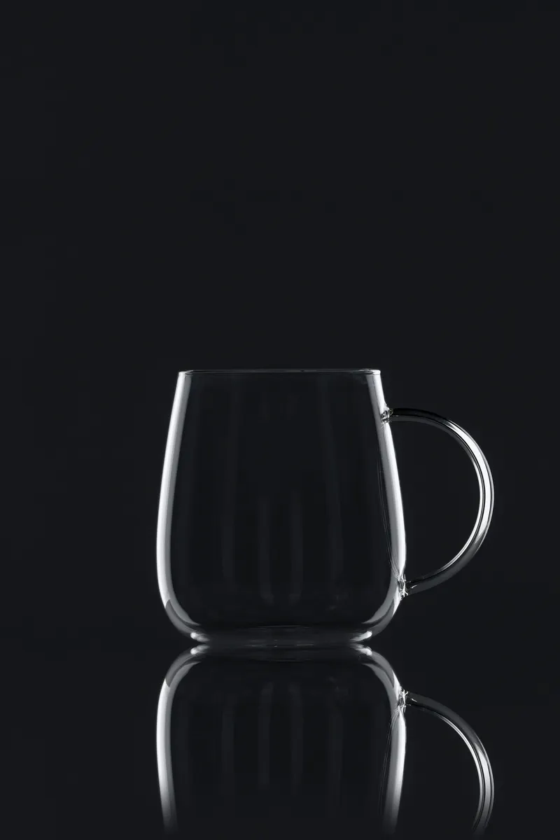 Shine Glastasse mit Henkel, im Wohnraum, Ansicht 3