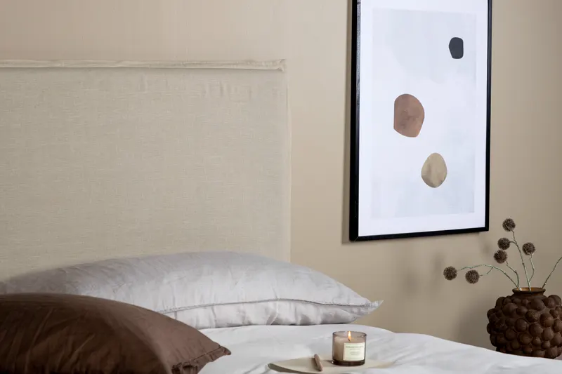 Signe Kopfteil-Bezug in Leinenoptik in Beige, im Wohnraum, Ansicht 5
