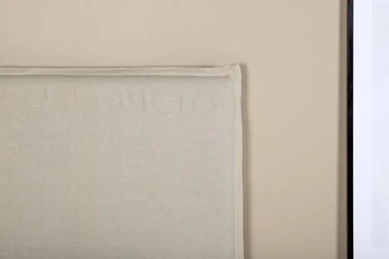 Signe Kopfteil-Bezug in Leinenoptik in Beige, im Wohnraum, Ansicht 6