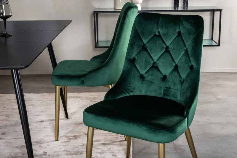 Silar & Velvet Deluxe Essgruppe mit rechteckigem Esstisch und 4 Samtstühlen mit Knopfheftung in Grün, Gestell Gold, im Wohnraum, Ansicht 3