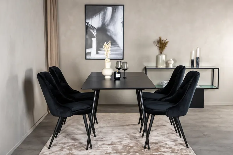 Silar & Velvet Deluxe Essgruppe mit rechteckigem Esstisch und 4 Samtstühlen mit Knopfheftung in Schwarz, im Wohnraum, Ansicht 1