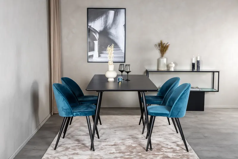 Silar & Velvet Essgruppe mit rechteckigem Esstisch und 4 Samtstühlen in Blau, Gestell Schwarz, im Wohnraum, Ansicht 1