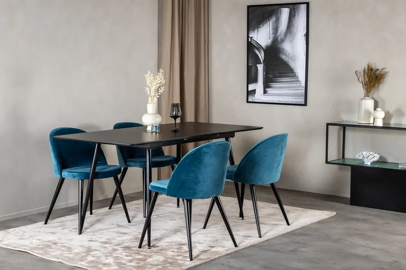 Silar & Velvet Essgruppe mit rechteckigem Esstisch und 4 Samtstühlen in Blau, Gestell Schwarz, im Wohnraum, Ansicht 2