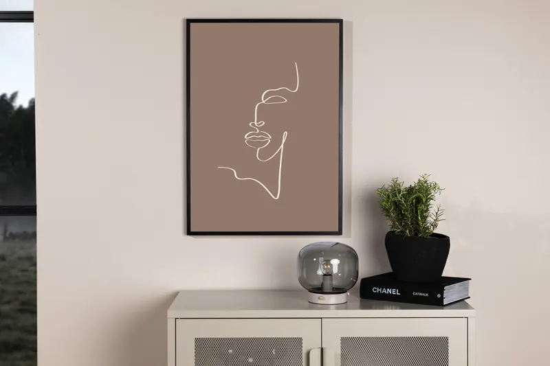 Siluette Poster mit Line-Art-Gesicht in 70 × 50 cm, im Wohnraum, Ansicht 2