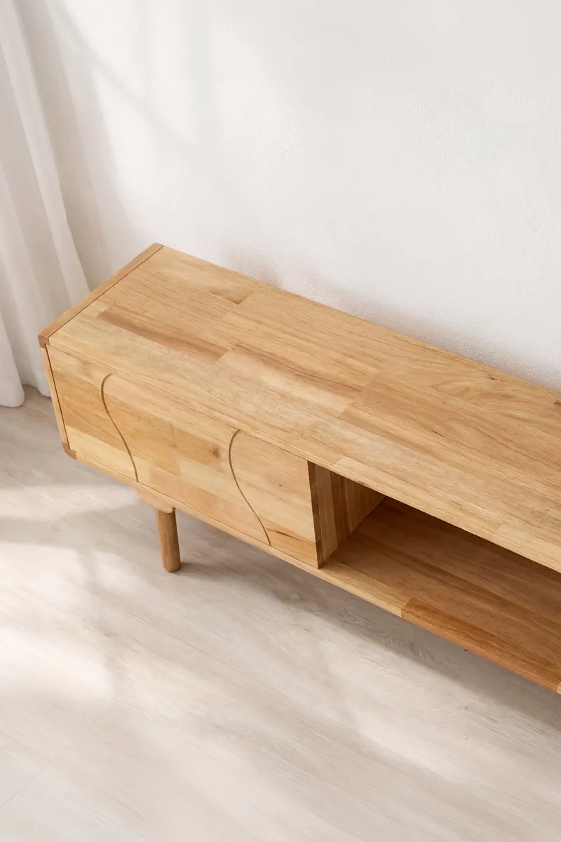 Skärhamn Sideboard aus Kautschukholz in 45 × 200 × 55 cm, im Wohnraum, Ansicht 3