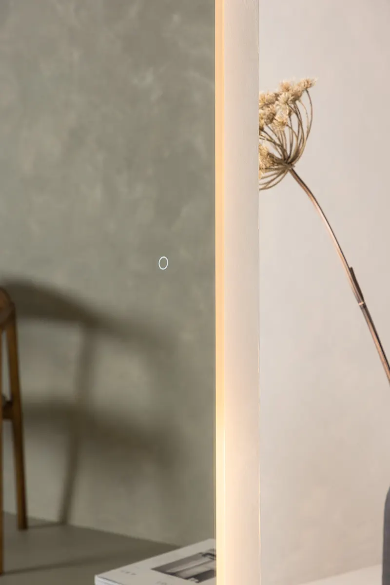 Skeppsvik x Josefin Lustig Wandspiegel mit LED-Beleuchtung, im Wohnraum, Ansicht 3